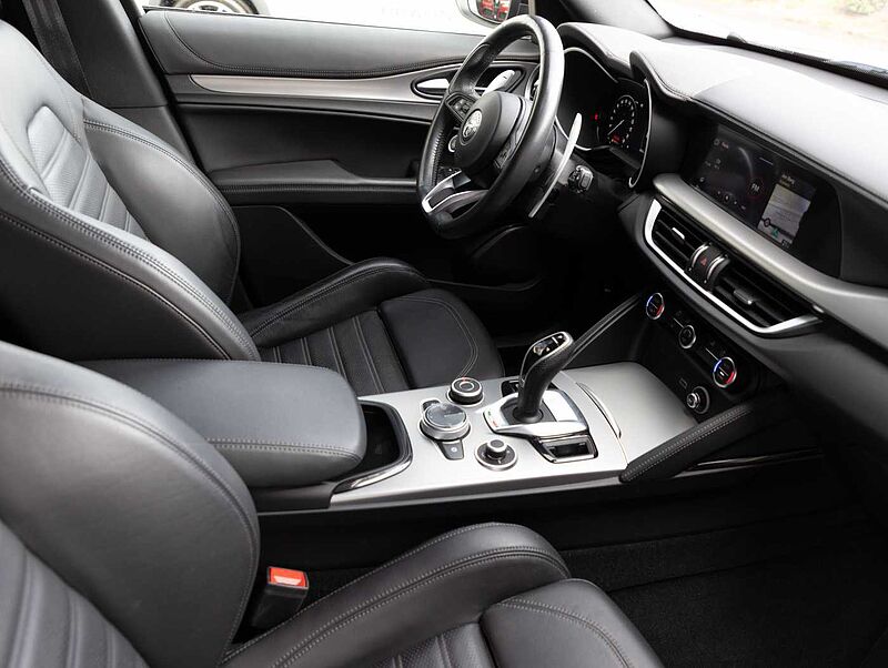 Alfa Romeo Stelvio 2.0 Turbo 16V AT8-Q4 Veloce