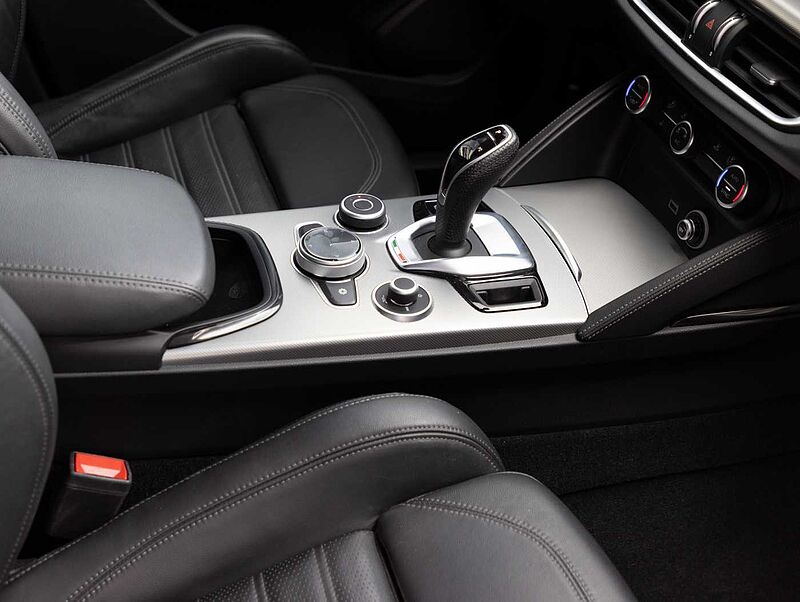 Alfa Romeo Stelvio 2.0 Turbo 16V AT8-Q4 Veloce