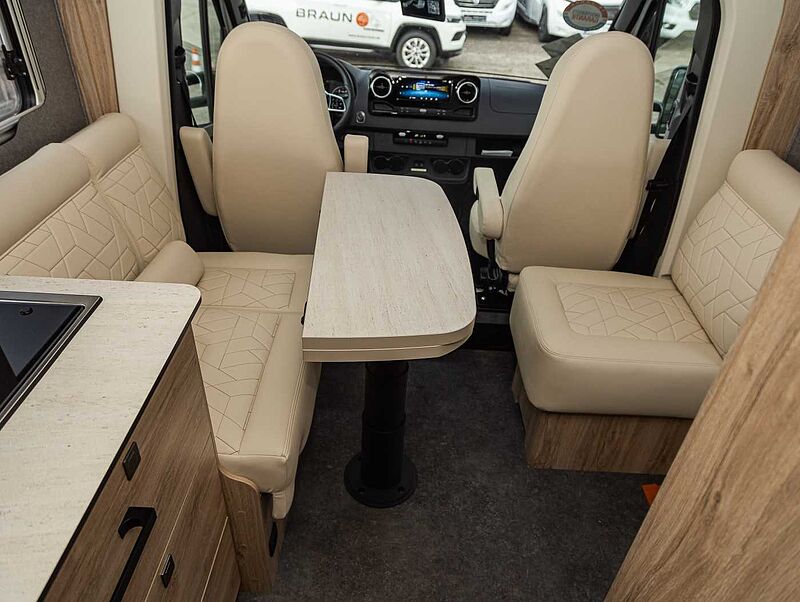 Eura Mobil XTURA 686 EF 4x4  MODELL 26