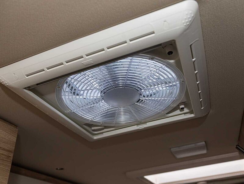 Eura Mobil XTURA 686 EF 4x4  MODELL 26