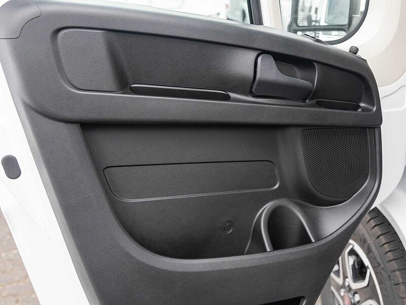 Etrusco A 7300 DB 4.4 t 6-Sitzer UPE 94.903€