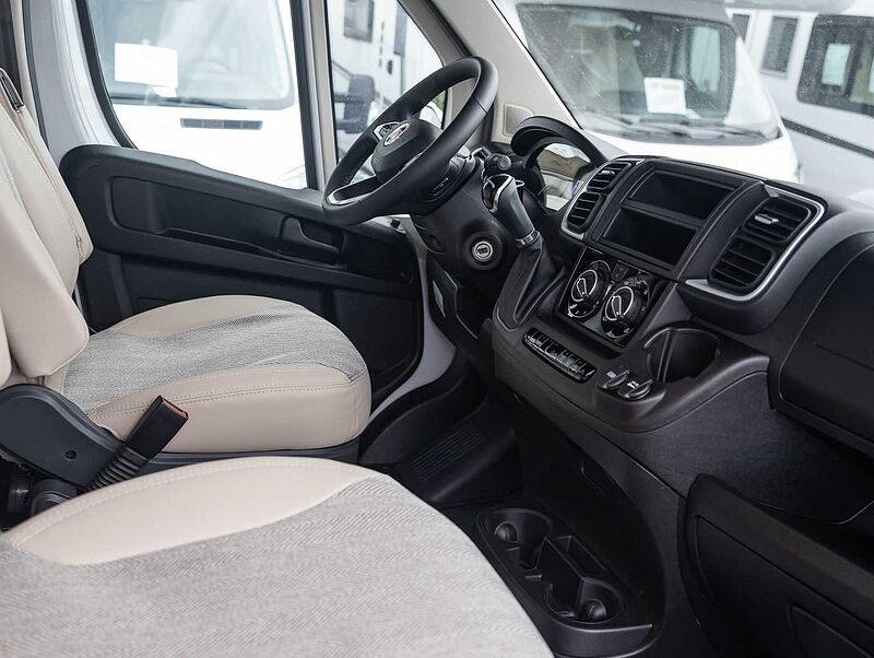 Etrusco A 7300 DB 4.4 t 6-Sitzer UPE 94.903€