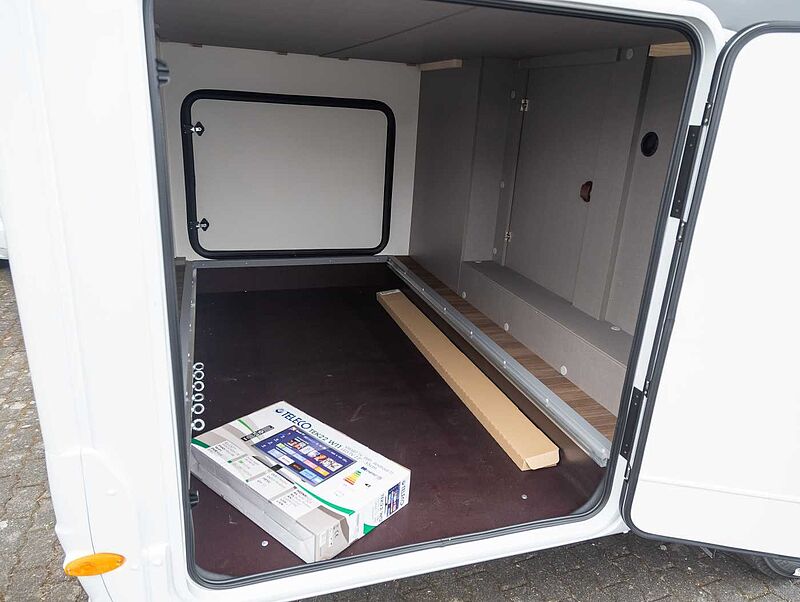 Etrusco A 7300 DB 4.4 t 6-Sitzer UPE 94.903€