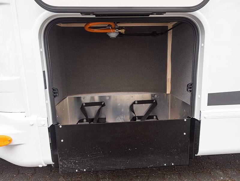 Etrusco A 7300 DB 4.4 t 6-Sitzer UPE 94.903€