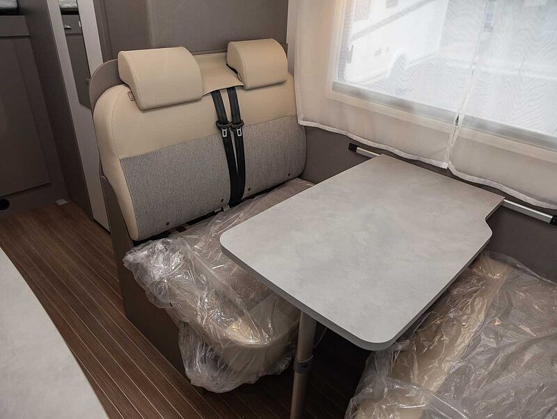 Etrusco A 7300 DB 4.4 t 6-Sitzer UPE 94.903€