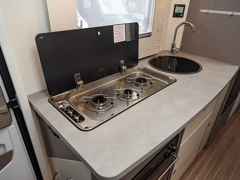 Etrusco A 7300 DB 4.4 t 6-Sitzer UPE 94.903€