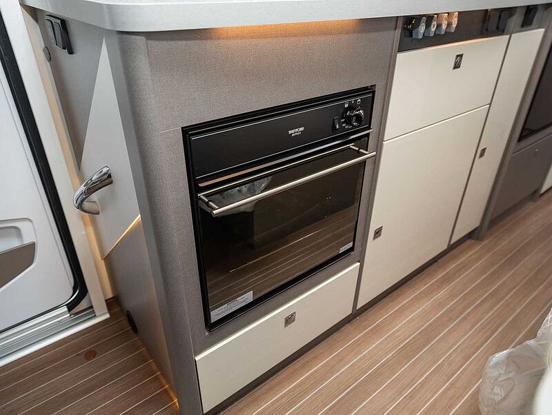 Etrusco A 7300 DB 4.4 t 6-Sitzer UPE 94.903€