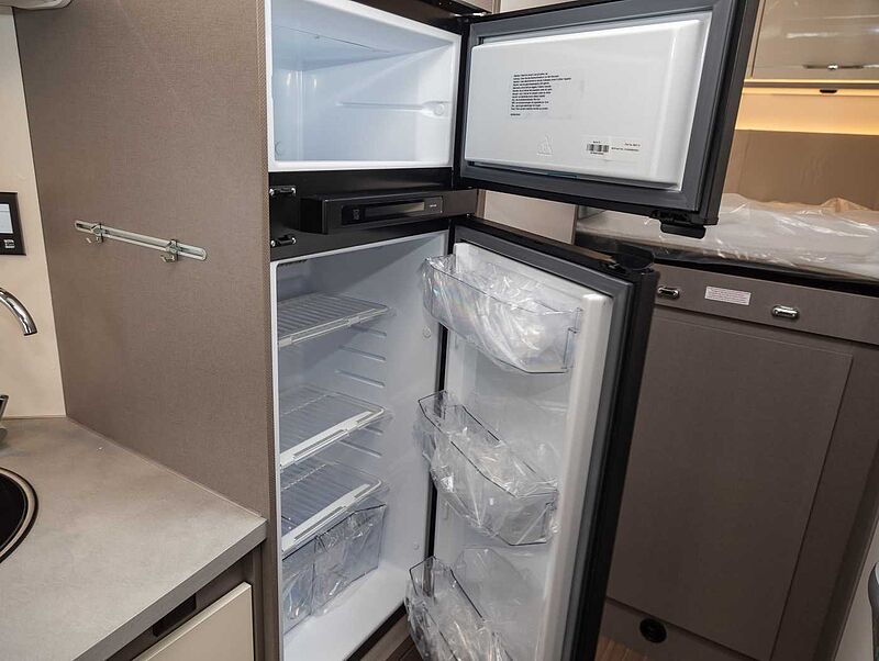 Etrusco A 7300 DB 4.4 t 6-Sitzer UPE 94.903€