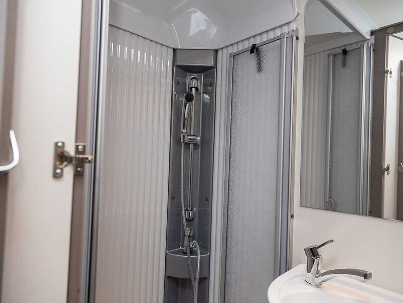 Etrusco A 7300 DB 4.4 t 6-Sitzer UPE 94.903€