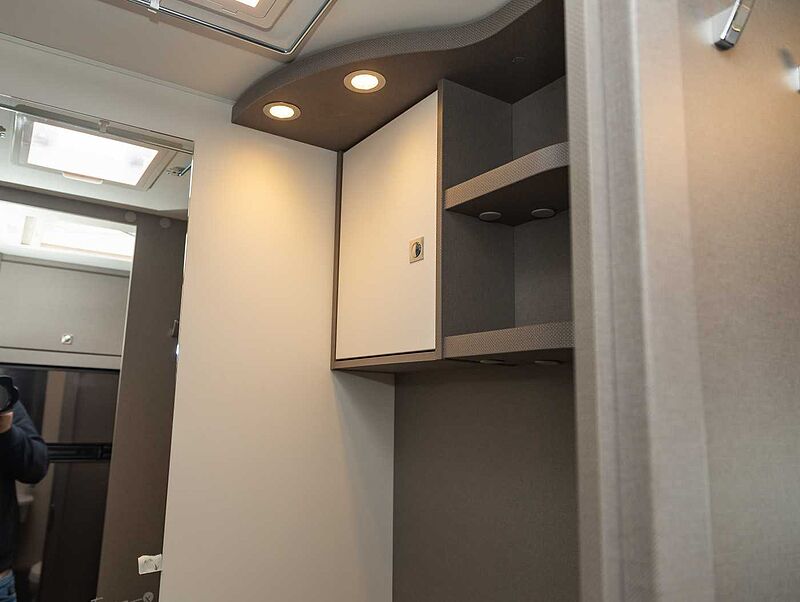 Etrusco A 7300 DB 4.4 t 6-Sitzer UPE 94.903€