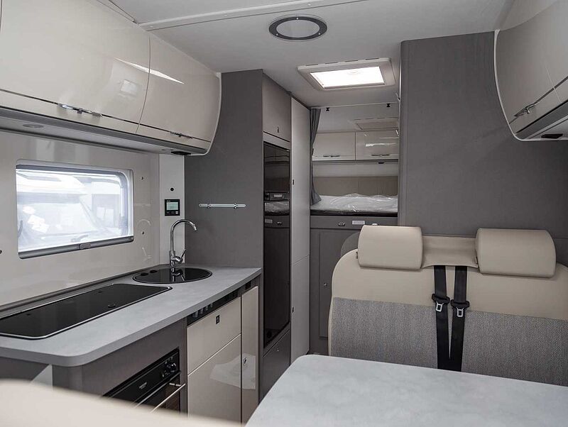 Etrusco A 7300 DB 4.4 t 6-Sitzer UPE 94.903€